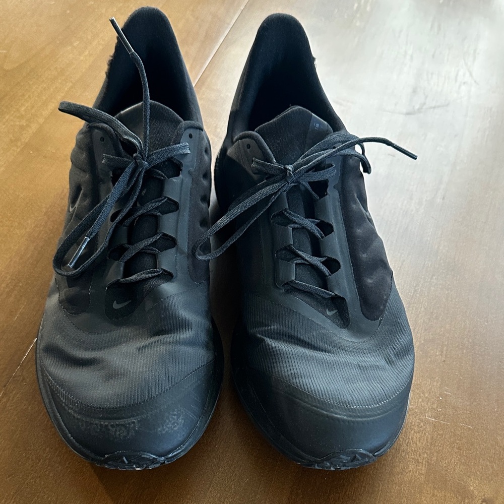 Black men’s running shoes with Nike shield size 11 1/2 EUC